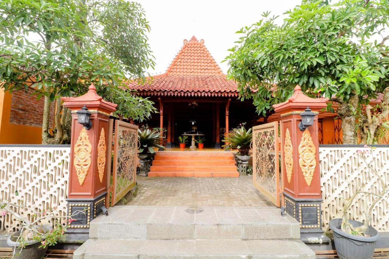Griya 90TR Syariah Hotel Ngaglik Bagian luar foto