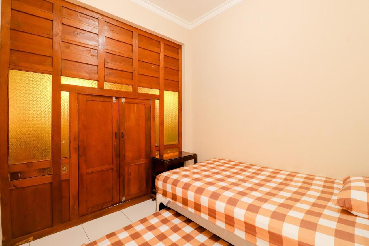 Griya 90TR Syariah Hotel Ngaglik Bagian luar foto