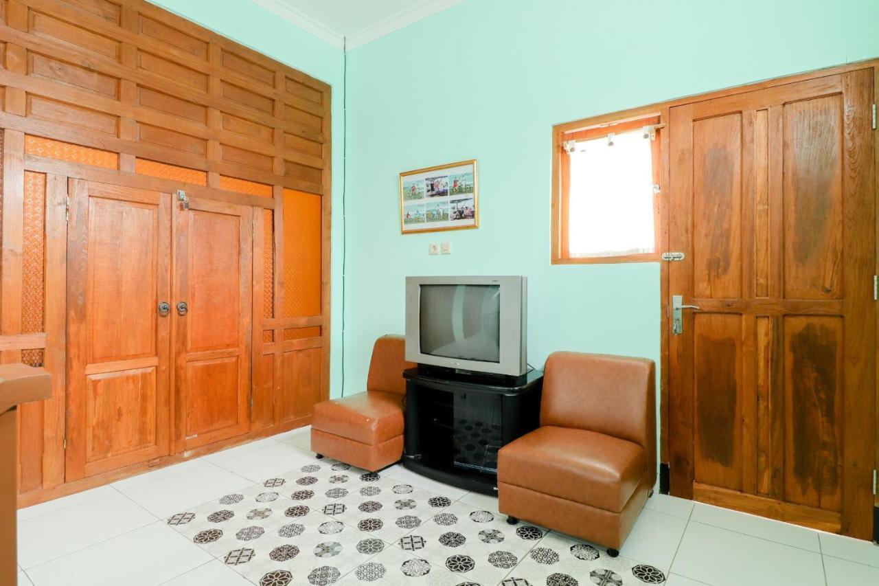 Griya 90TR Syariah Hotel Ngaglik Bagian luar foto