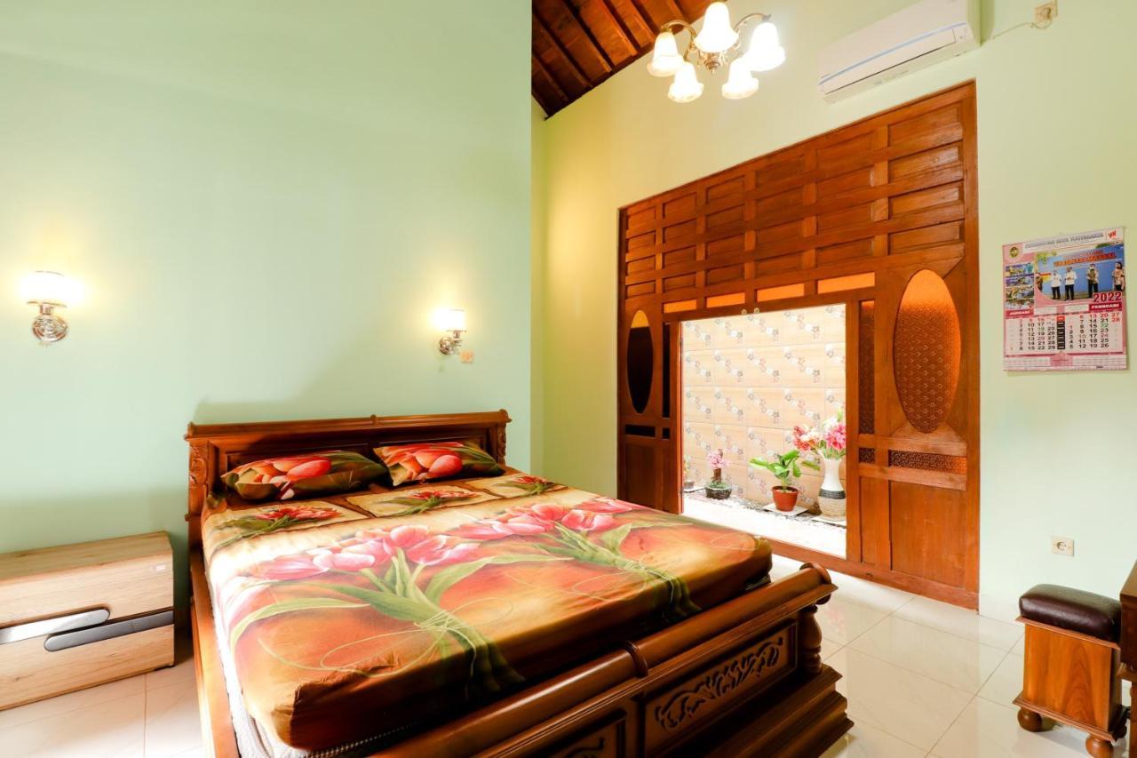 Griya 90TR Syariah Hotel Ngaglik Bagian luar foto